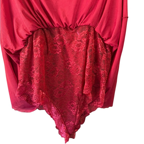 Beautiful Red Women’s Lingerie - Picture 5 of 7